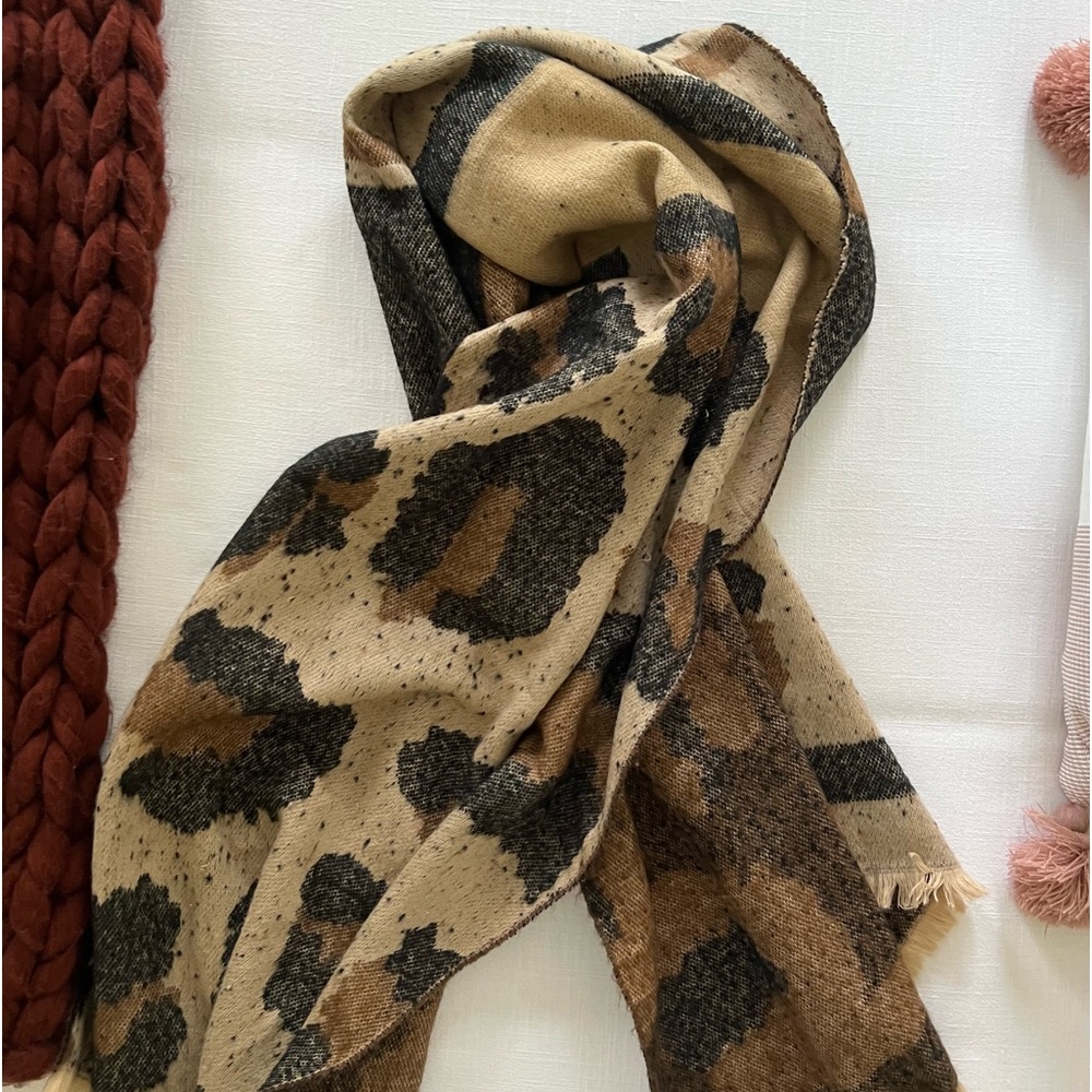Nordstrom Women’s Scarf - Leopard Print